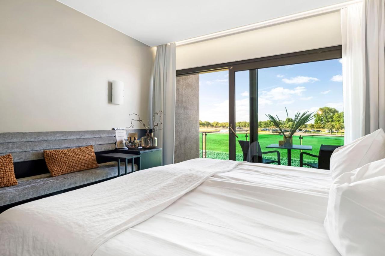 Ringenaes Hotell & Konferens 哈尔姆斯塔德 外观 照片