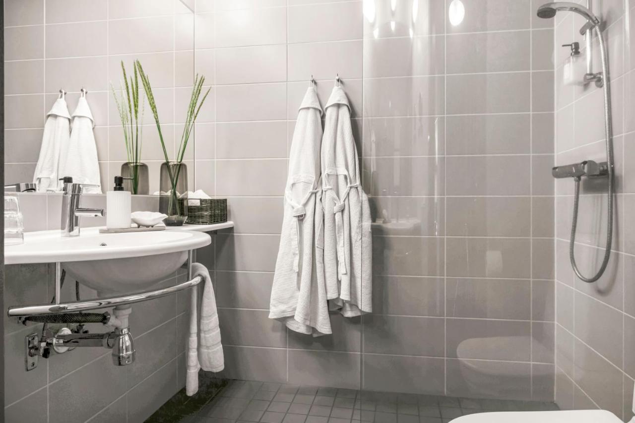 Ringenaes Hotell & Konferens 哈尔姆斯塔德 外观 照片