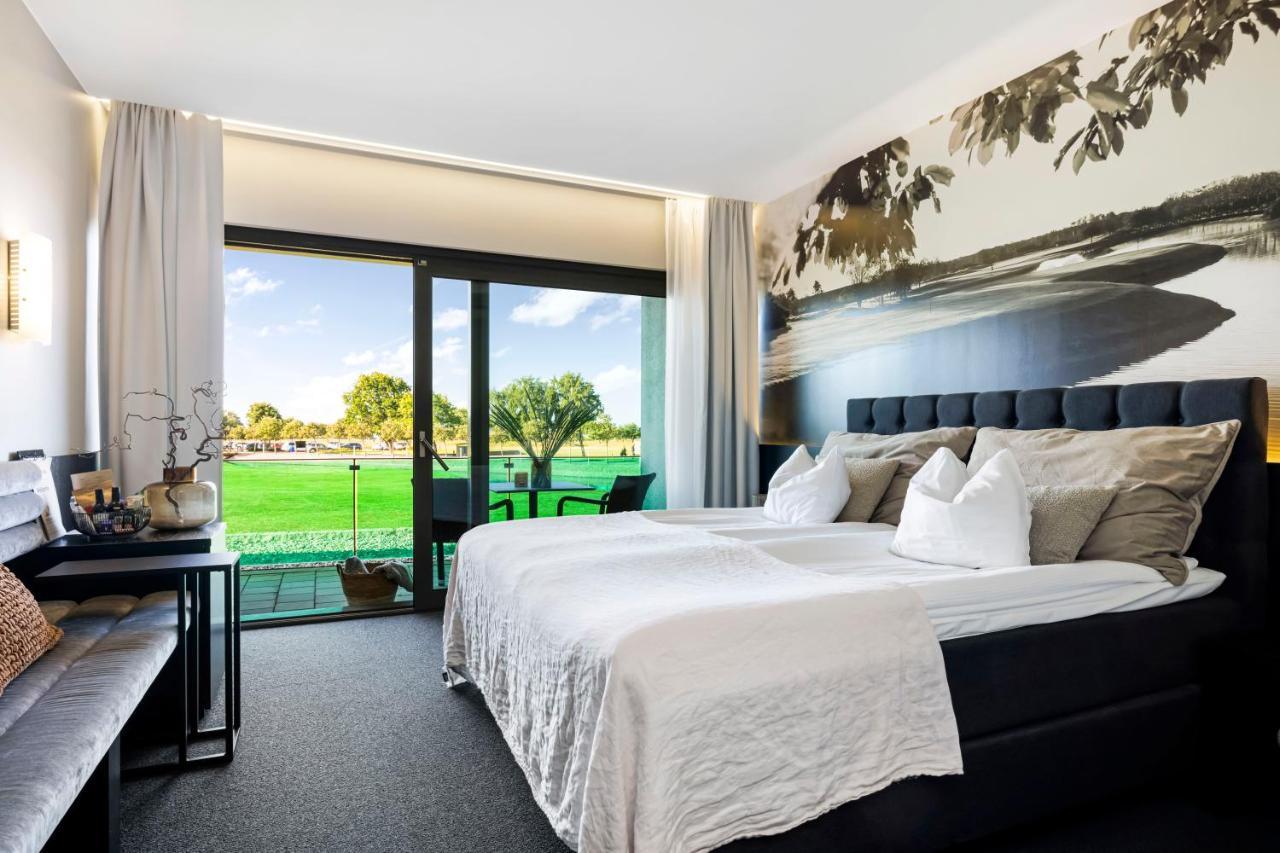 Ringenaes Hotell & Konferens 哈尔姆斯塔德 外观 照片