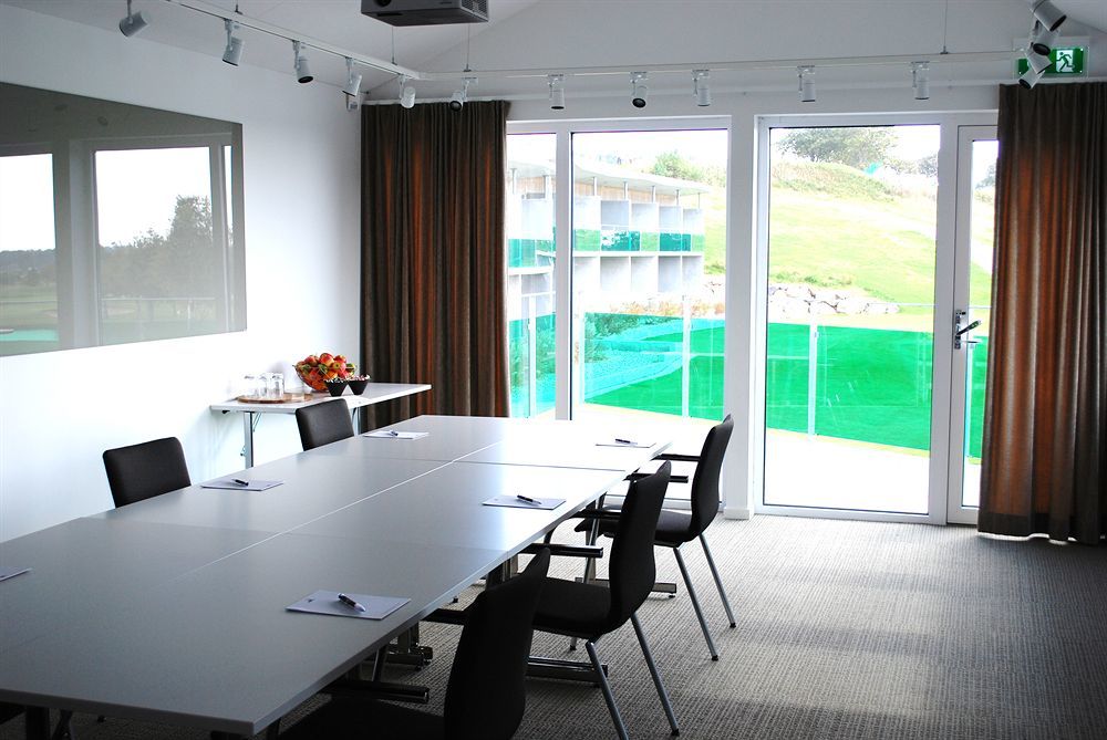 Ringenaes Hotell & Konferens 哈尔姆斯塔德 外观 照片
